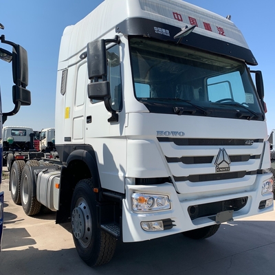 Sinotruk HOWO 6X4 3assi Trattivo Capo del camion con 50 /90 base di trazione Alternativa