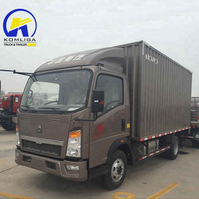 Sinotruk HOWO 4X2 camion merci con cambio manuale e capacità di 120 litri di serbatoio di carburante