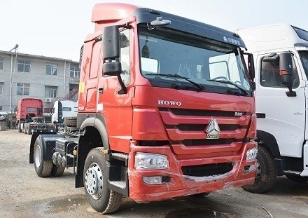 Capacità di carico da 40 a 60 tonnellate Euro2 Sinotruk HOWO 4X2