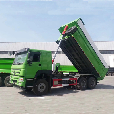 375 CV Sinotruck HOWO Foton 6X4 Motore del camion di scarico a gomma Capacità&gt; 8L e 300L Cisterna del carburante