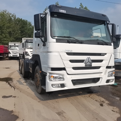 6×4 volante HOWO Sinotruk Manuale Uomo Diesel Tractor Head Truck Richiesta personalizzata