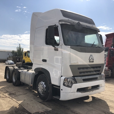 16 tonnellate di asse posteriore e pneumatico 420HP 6X4 Usato Sinotruk HOWO A7 camion trattore per il vostro beneficio