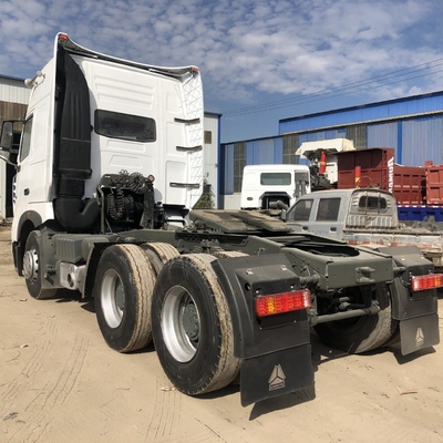 16 tonnellate di asse posteriore e pneumatico 420HP 6X4 Usato Sinotruk HOWO A7 camion trattore per il vostro beneficio