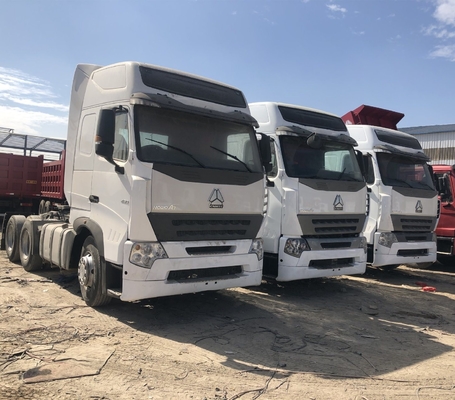 16 tonnellate di asse posteriore e pneumatico 420HP 6X4 Usato Sinotruk HOWO A7 camion trattore per il vostro beneficio