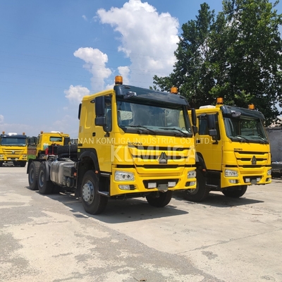 6X4 HOWO Sinotruk rimorchio con asse posteriore Hc16 Motore &gt; 8L e fabbricazione
