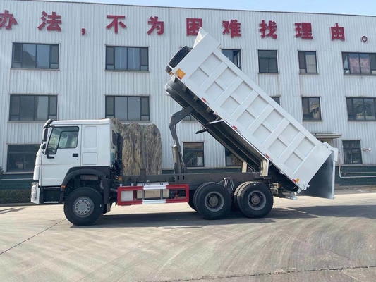 6X4 Sinotruk HOWO 10 pneumatici volume di sabbia di gomma camion scaricatore di rifiuti camion con 300L di carburante