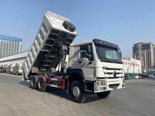 6X4 Sinotruk HOWO 10 pneumatici volume di sabbia di gomma camion scaricatore di rifiuti camion con 300L di carburante