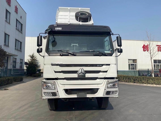 6X4 Sinotruk HOWO 10 pneumatici volume di sabbia di gomma camion scaricatore di rifiuti camion con 300L di carburante