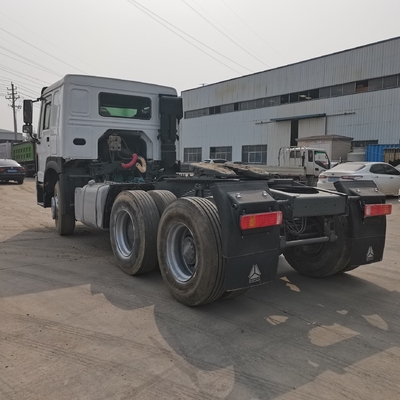 6X4 HOWO Road Man Tractor Head Truck per l'Africa 2016 Anno Cummins Isme 420 Motore