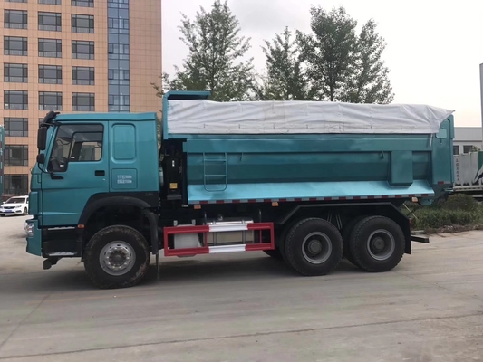 Sinotruk 380HP HOWO Dump Truck nelle Filippine con cabina Hw76 e DOT Tire Certification