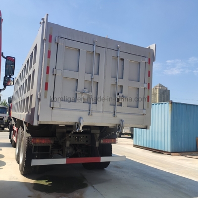 12 ruote 371 tipper Sinotruk HOWO 8X4 Dump Truck Zz3257n3847A con capacità 25-30 tonnellate