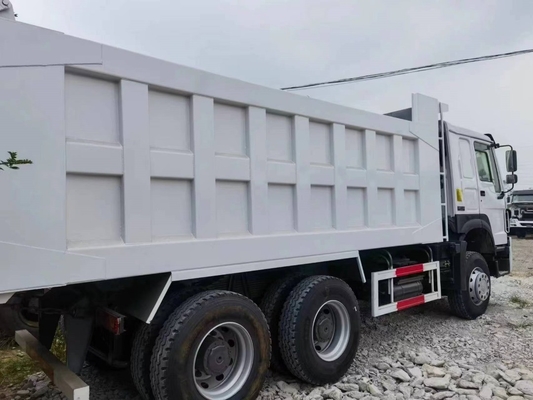 Sinotruk di seconda mano HOWO camion camion usati con guida giusta 20cbm dimensione del secchio