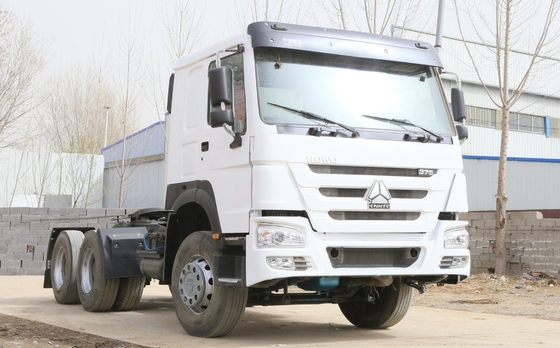 Capacità di carico 40-60 tonnellate Sinotruk HOWO Trattiore Capo del camion per rimorchio Motore Wd615.47