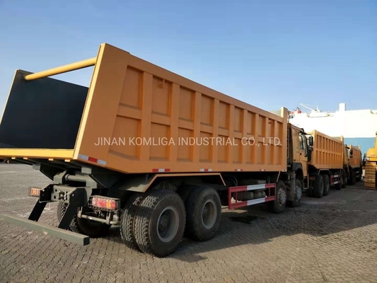 Cnhtc HOWO Sinotruk 8X4 Dump Truck/Tipper Truck/Heavy Duty Truck con cisterna da 300L