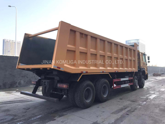 Cnhtc HOWO Sinotruk 8X4 Dump Truck/Tipper Truck/Heavy Duty Truck con cisterna da 300L