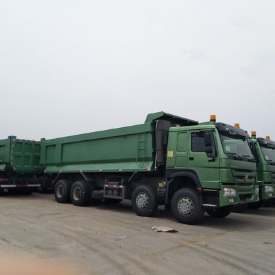 30cbm Sinotruk HOWO Condizione 8X4 Camionetti per il trasporto di pietre e sabbia