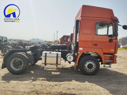 Richiesta personalizzata Zf Steering Shacman F3000 4X2 Tractor Trailer Truck per l'Africa