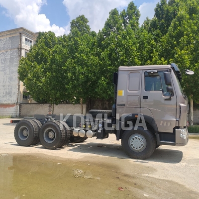 Sinotruk HOWO 6X4 Camion-trattore pesante con una capacità di carico di 40-60 tonnellate