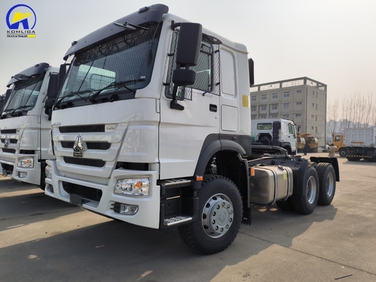 Progettazione di pneumatici radiali Sinotruk HOWO 6X4 420HP Trattore Capo del camion con 50 /90 base di trazione
