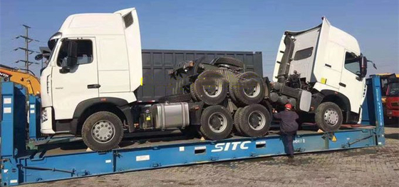 6X4 Sinotruk HOWO Tractor Truck Head con cisterna di olio in alluminio da 400L