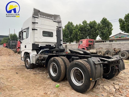 Uomo 16 tonnellate riduttore a due fasi 6.5 Rapporto velocità Shacman 6X4 Prime Mover Head Truck
