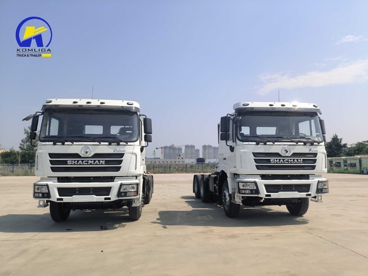 10 ruote Shacman Tracter Heavy Duty Truck Head con sedili ≤ 5 e capacità del motore &gt; 8L