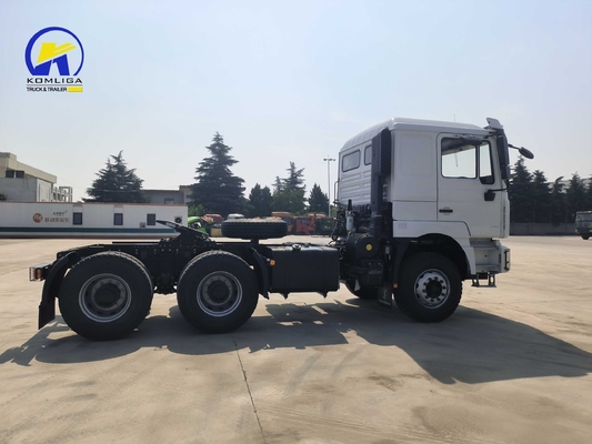 10 ruote Shacman Tracter Heavy Duty Truck Head con sedili ≤ 5 e capacità del motore &gt; 8L