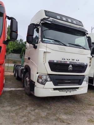 Euro 2 standard di emissioni utilizzato 2022 anno 6X4 HOWO 570HP camion trattore per il mercato russo