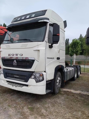 Euro 2 standard di emissioni utilizzato 2022 anno 6X4 HOWO 570HP camion trattore per il mercato russo