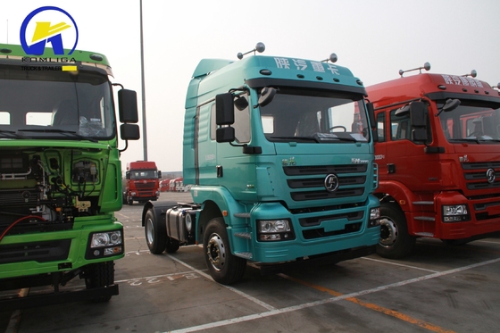 Shacman Trailer Truck 4X2 6X4 Heavy Duty Tractor Truck Personalizzazione con pneumatici 12r22.5