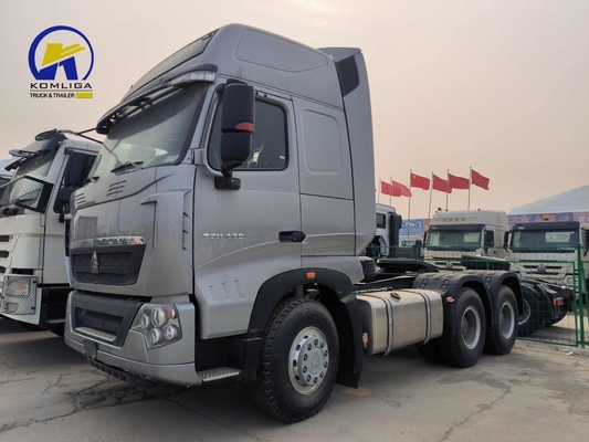 Sinotruk HOWO Camion 6X4 10 ruote Camion trattore usato con cisterna di olio in alluminio da 400L