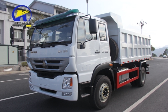 Progettazione di pneumatici radiali HOWO Camione trattore Sinotruk Pesante 6X4 Camione a testa rimorchio con 1