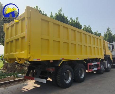 Sinotruk HOWO 12 pneumatici 8X4 camion a ribaltatore con certificazione pneumatici GCC