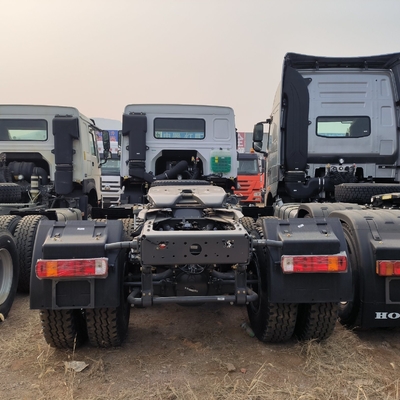 Sinotruk HOWO di seconda mano 6X4 Trailers Heavy Duty Head Tractor Truck con e ≤5 posti
