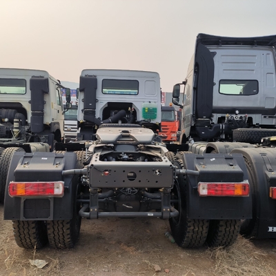 Sinotruk HOWO di seconda mano 6X4 Trailers Heavy Duty Head Tractor Truck con e ≤5 posti