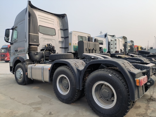 Sinotruk HOWO 6X4 Traktor Tipper Truck con 10 ruote e 3,08 velocità al massimo