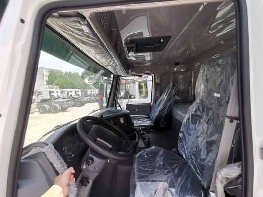Sinotruk HOWO Camione trattore ad alta capacità 6X4 testa rimorchio con capacità del motore&gt; 8L