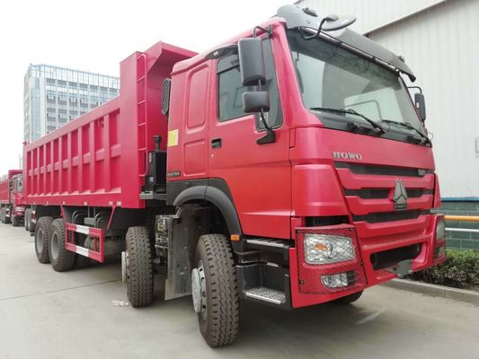 Capacità di carico di una cisterna di carburante da 300 litri 21-30 t HOWO 8X4 Dump Truck per condizioni difficili