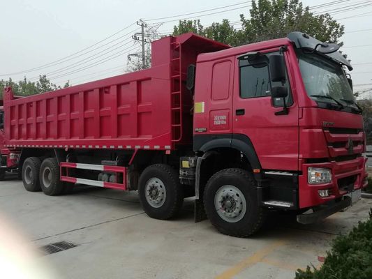 Capacità di carico di una cisterna di carburante da 300 litri 21-30 t HOWO 8X4 Dump Truck per condizioni difficili