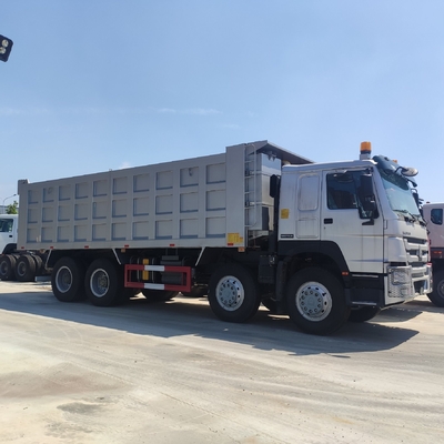 Sinitruk HOWO Heavy Duty 8X4 Tipper Truck 351-450hp Potenza di cavallo Una cabina con aria condizionata