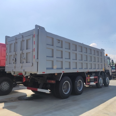 Sinitruk HOWO Heavy Duty 8X4 Tipper Truck 351-450hp Potenza di cavallo Una cabina con aria condizionata