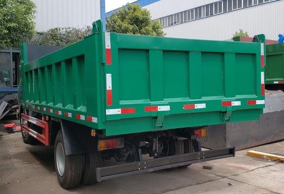 Mini 6 ruote Dongfeng HOWO 4X2 Sino Light Cargo Truck 7 tonnellate con elevata capacità di carico