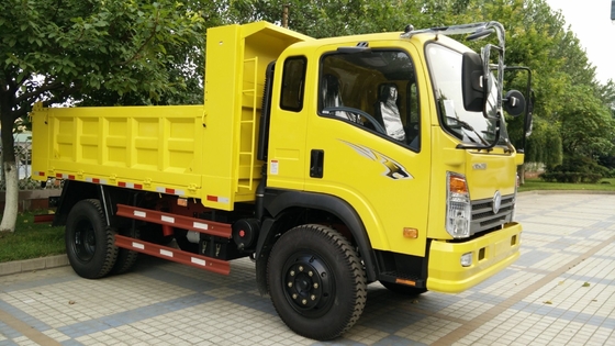 Mini 6 ruote Dongfeng HOWO 4X2 Sino Light Cargo Truck 7 tonnellate con elevata capacità di carico
