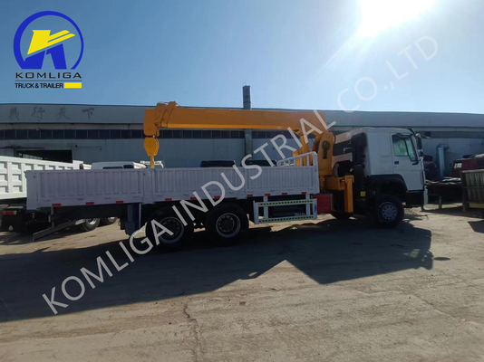 Camionino da carico usato 6X4 Sinotruk HOWO con gru montata in buone condizioni e a prezzi accessibili