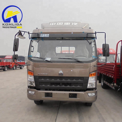 Sinotruk HOWO 4X2 camion merci con cambio manuale e capacità di 120 litri di serbatoio di carburante