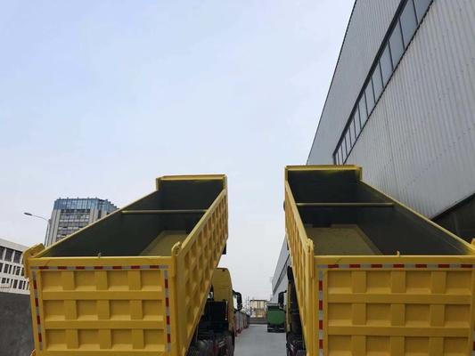 Sinotruk 8X4 12 ruote HOWO Tipper Usato camion di scarico Potenza 351-450 CV Ruota motrice 8×4