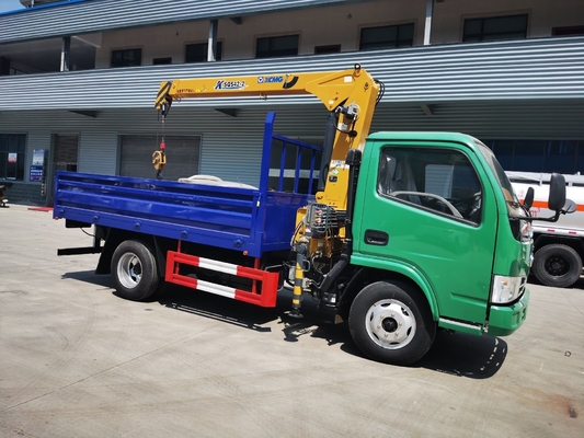 Parti di ricambio tecniche di supporto HOWO 6X4 4X2 camion merci con gru e 4-6L di capacità del motore