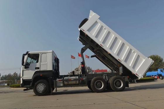 Howo 6x4 usato, dimensione del secchio 20cbm, in ottime condizioni.