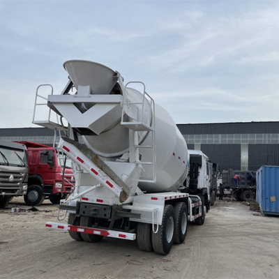 8m3 10m3 6X4 HOWO Camione cisterna di cemento di scorta usato con 9 cilindrata e Zf8118 sterzo