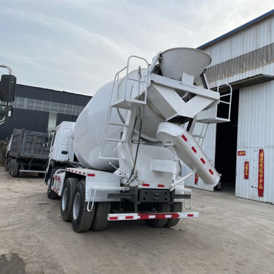 8m3 10m3 6X4 HOWO Camione cisterna di cemento di scorta usato con 9 cilindrata e Zf8118 sterzo